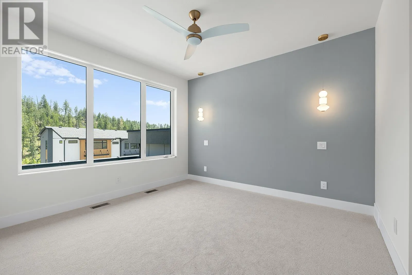 3462 Hilltown Close