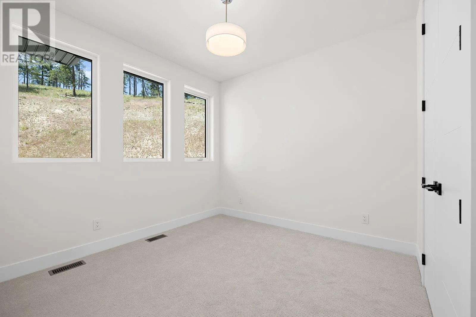 3462 Hilltown Close