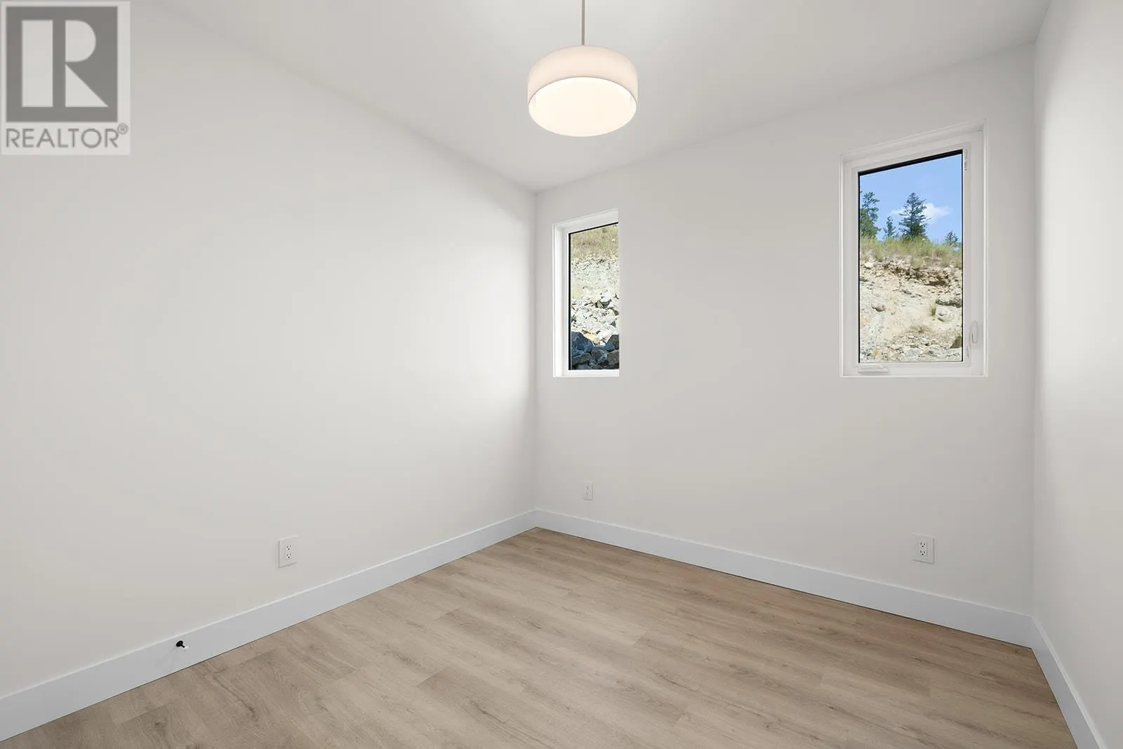 3462 Hilltown Close