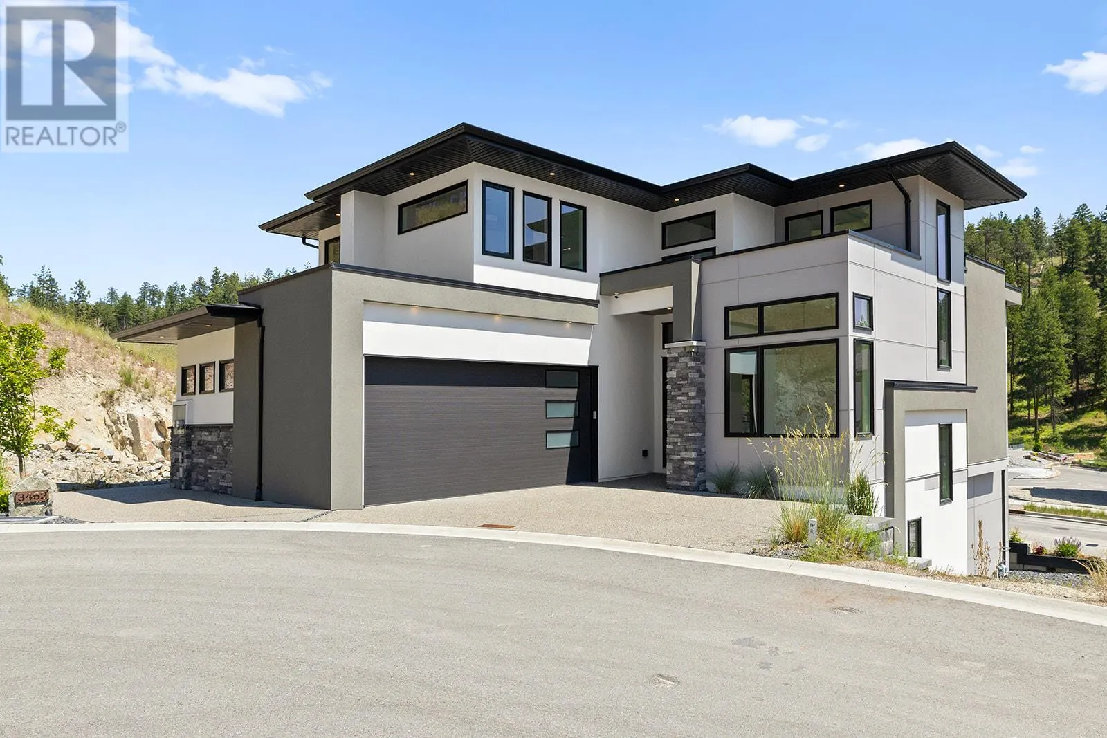 3462 Hilltown Close