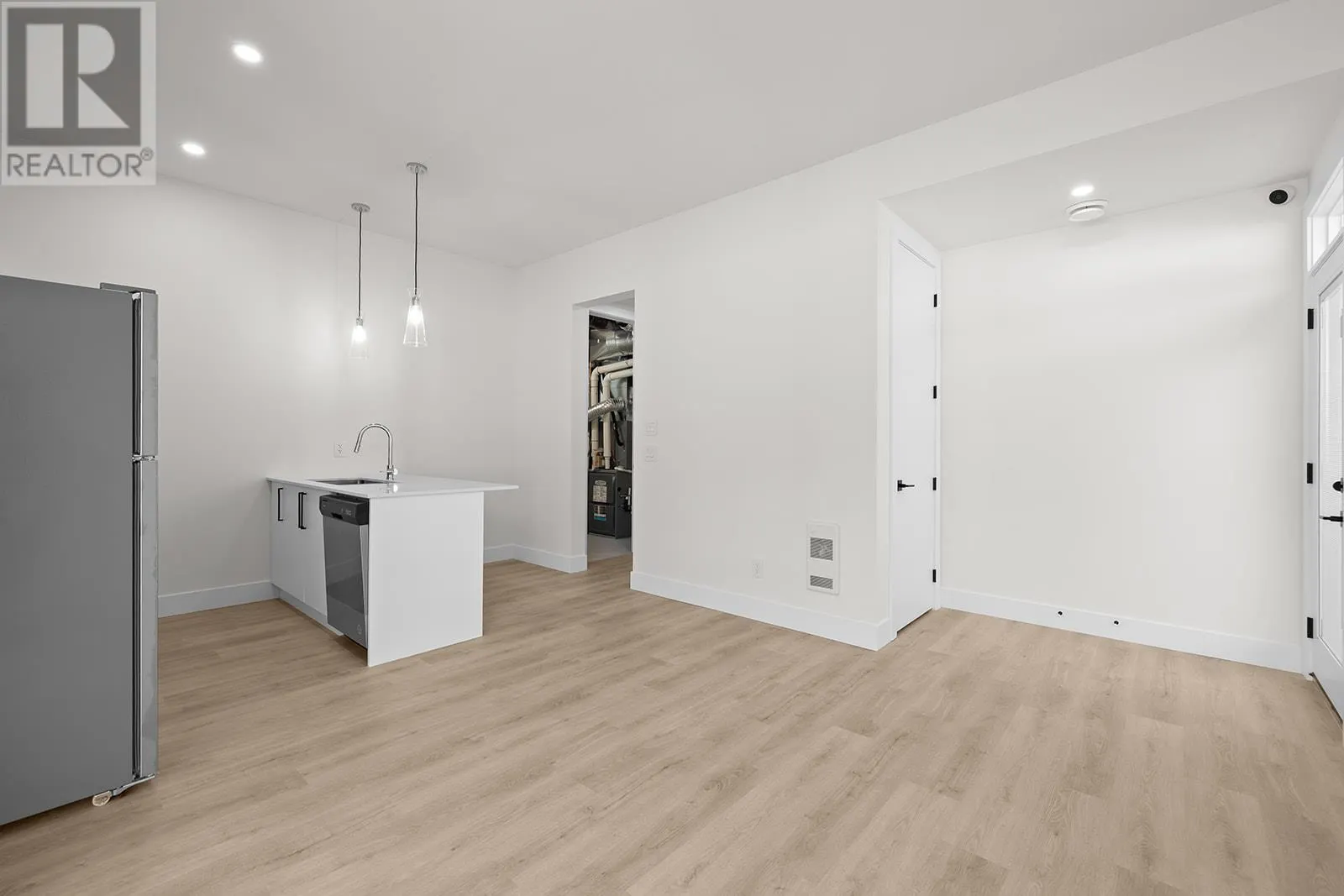 3462 Hilltown Close