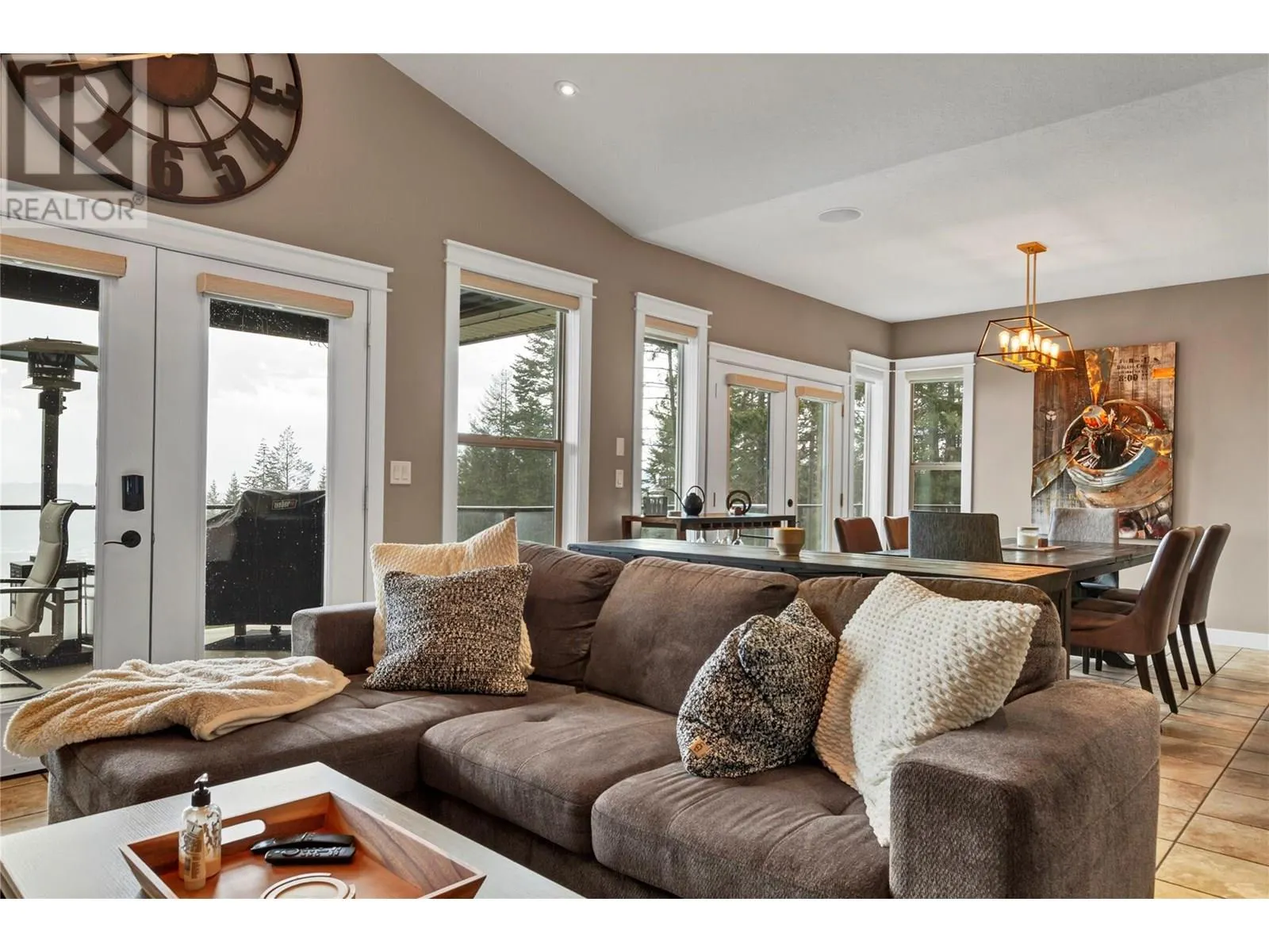 6032 Lynx Drive