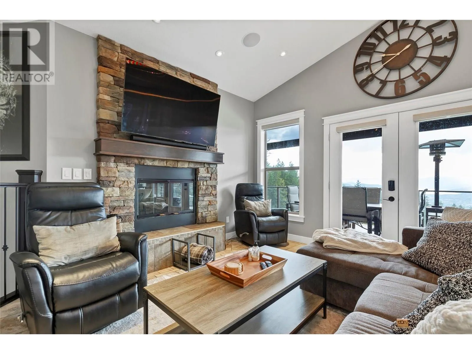 6032 Lynx Drive