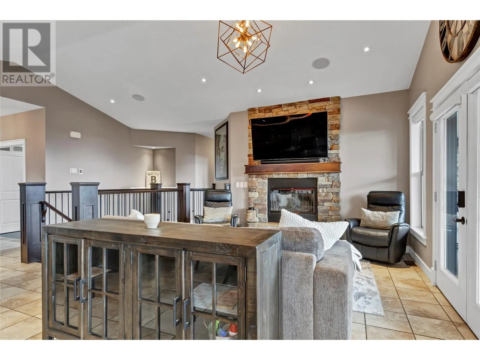 6032 Lynx Drive