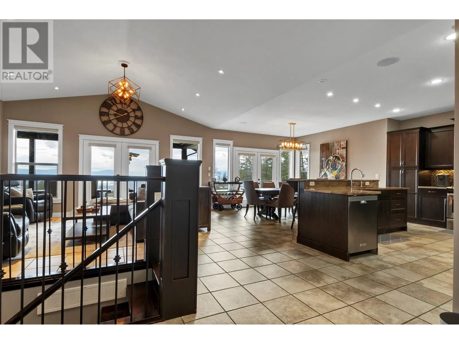 6032 Lynx Drive