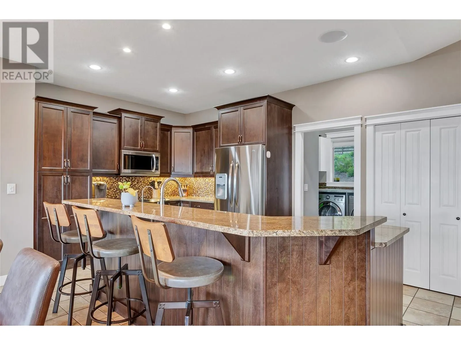 6032 Lynx Drive