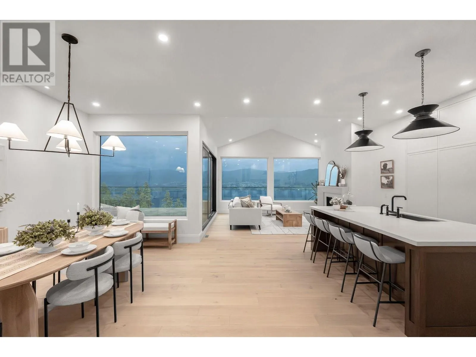 1327 Vineyard Drive