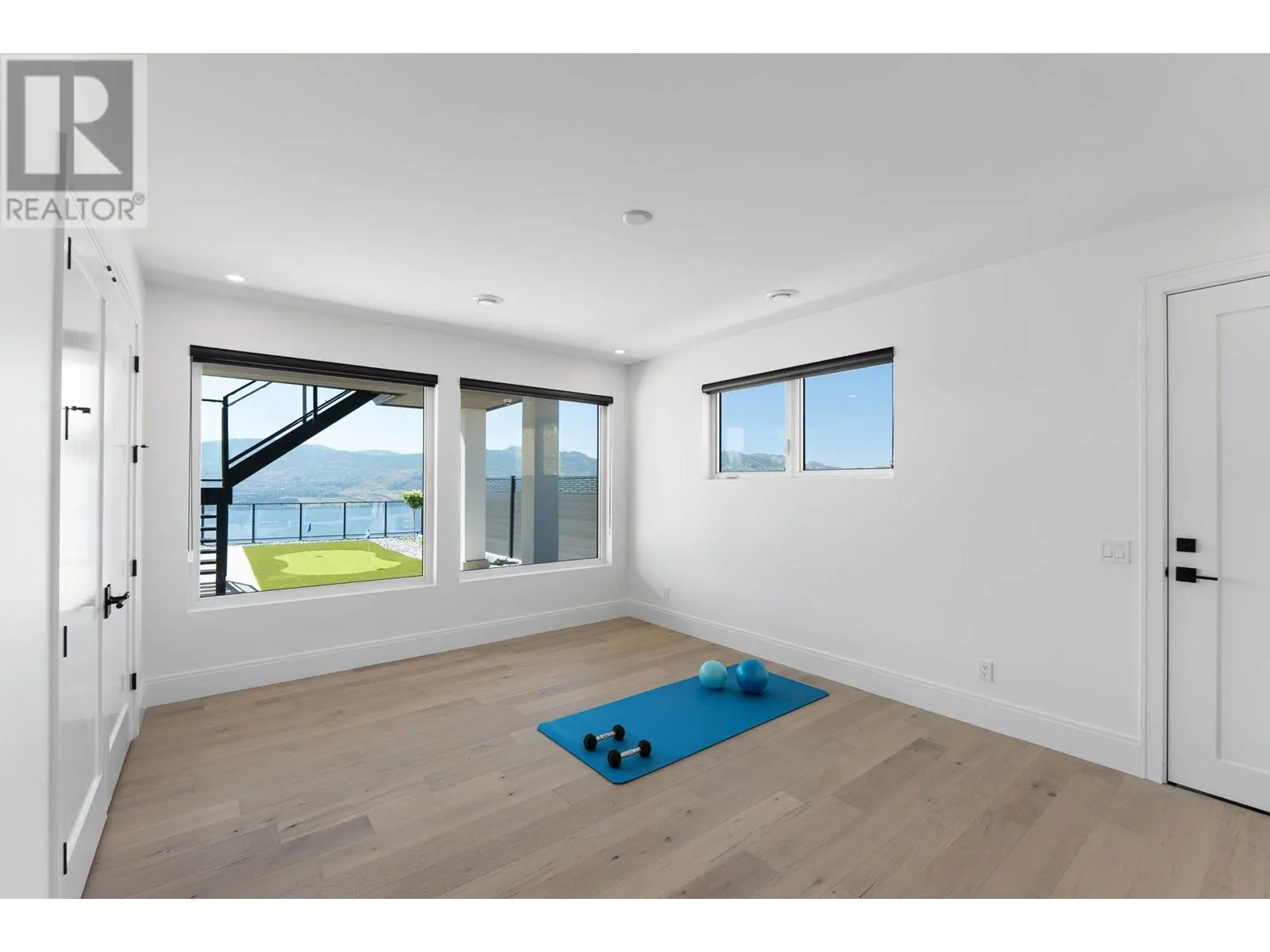 1327 Vineyard Drive