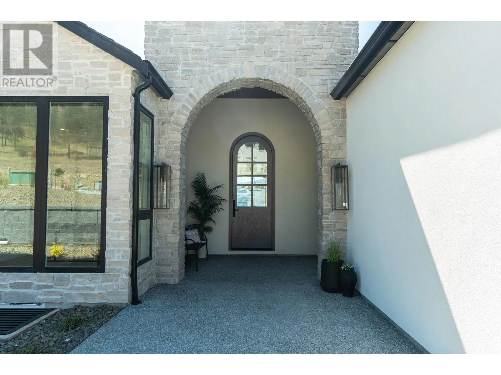 1327 Vineyard Drive