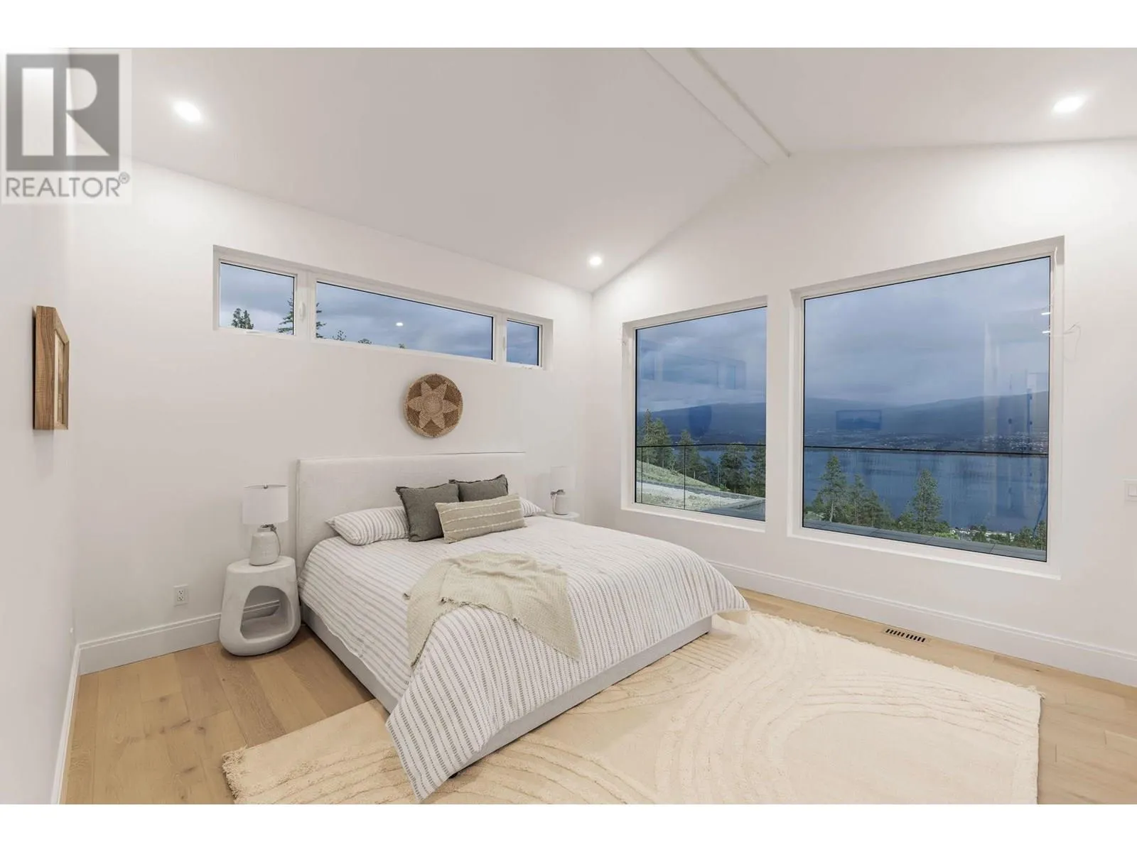 1327 Vineyard Drive