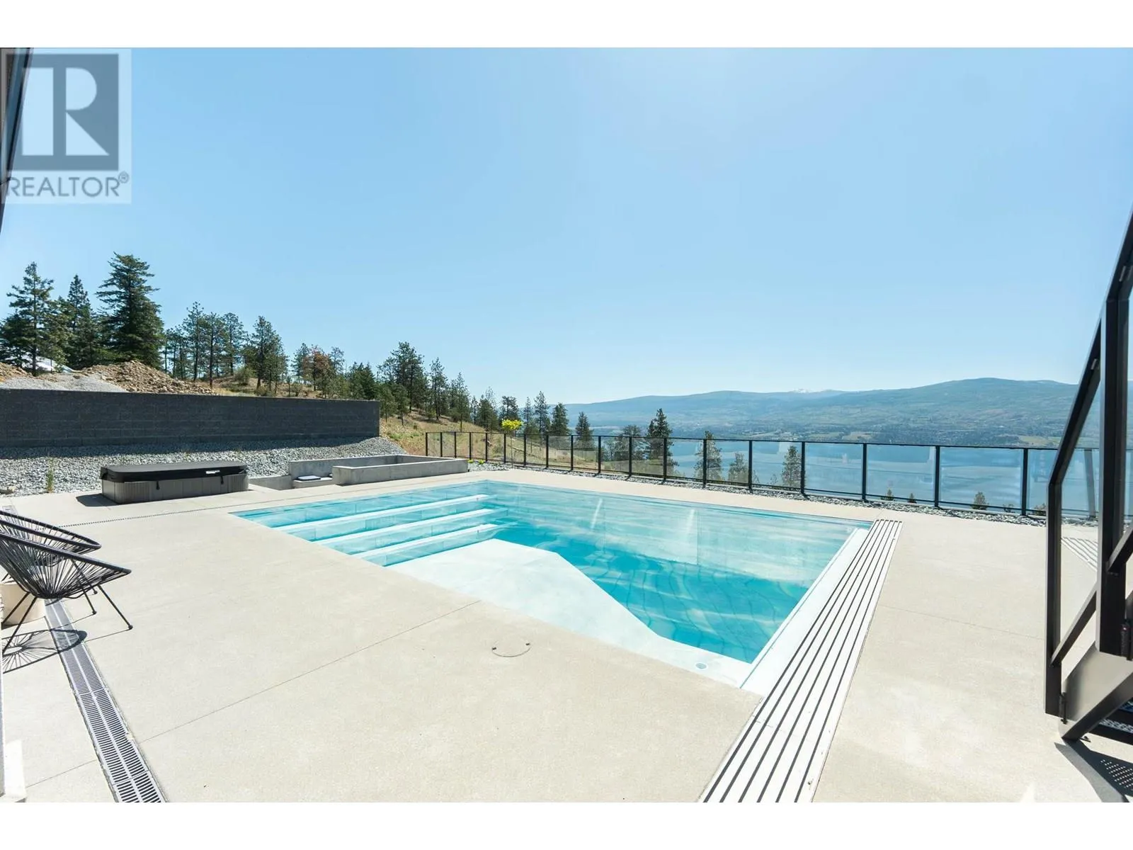 1327 Vineyard Drive