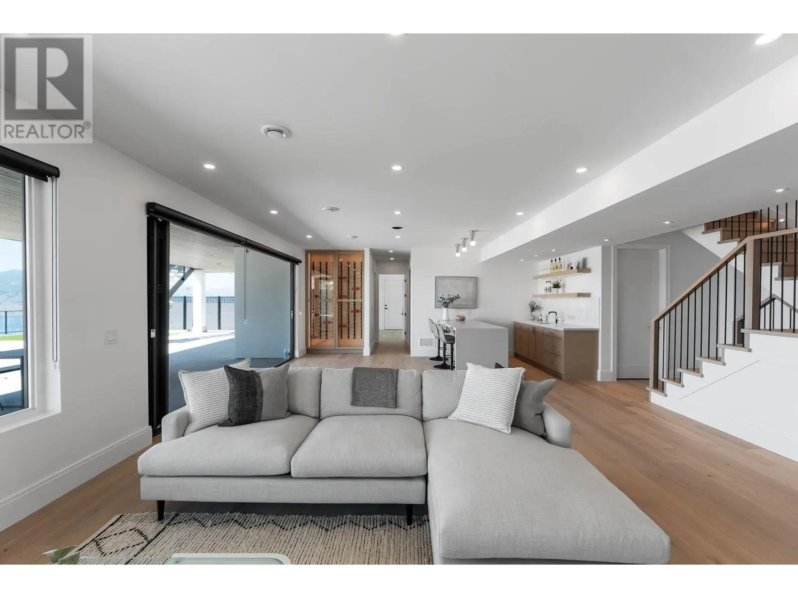1327 Vineyard Drive