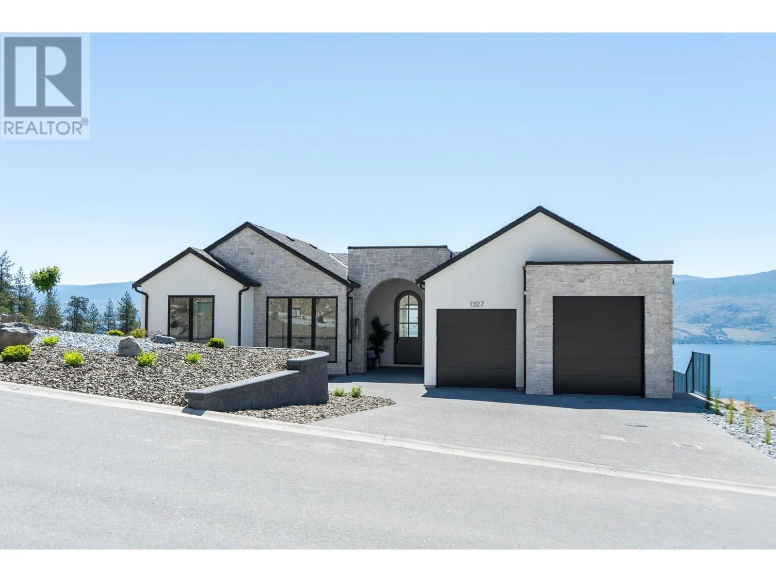 1327 Vineyard Drive