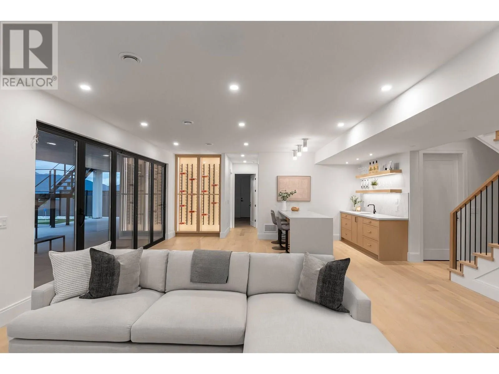 1327 Vineyard Drive