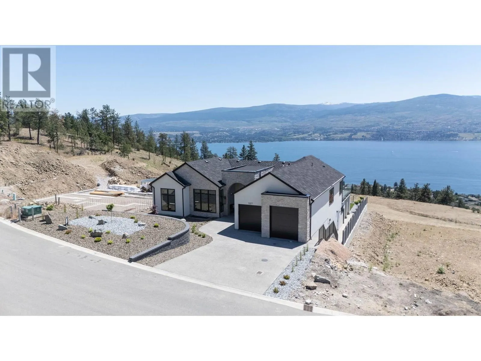 1327 Vineyard Drive