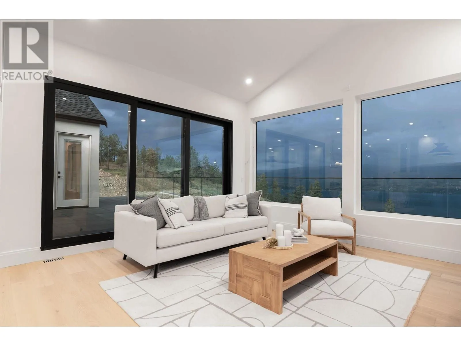 1327 Vineyard Drive