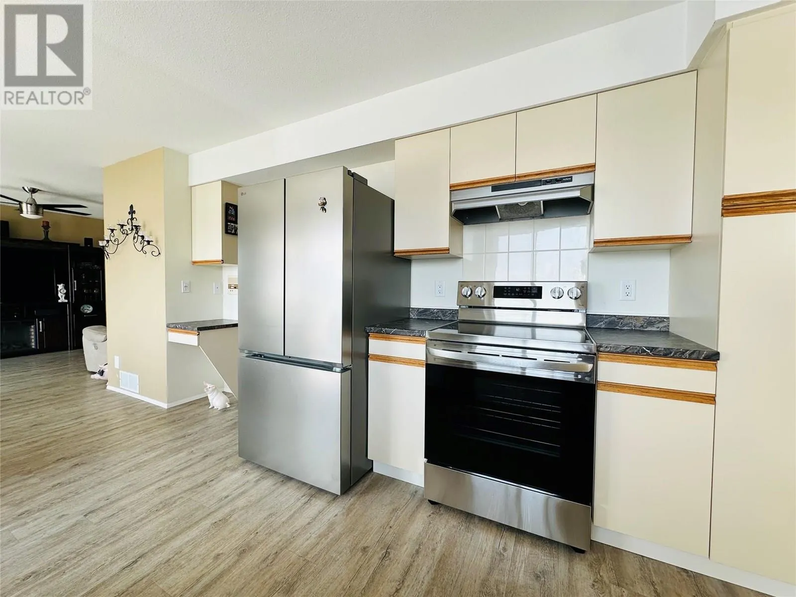 8 BAYVIEW Crescent