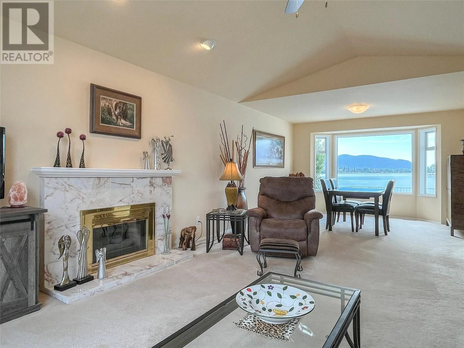 8 BAYVIEW Crescent