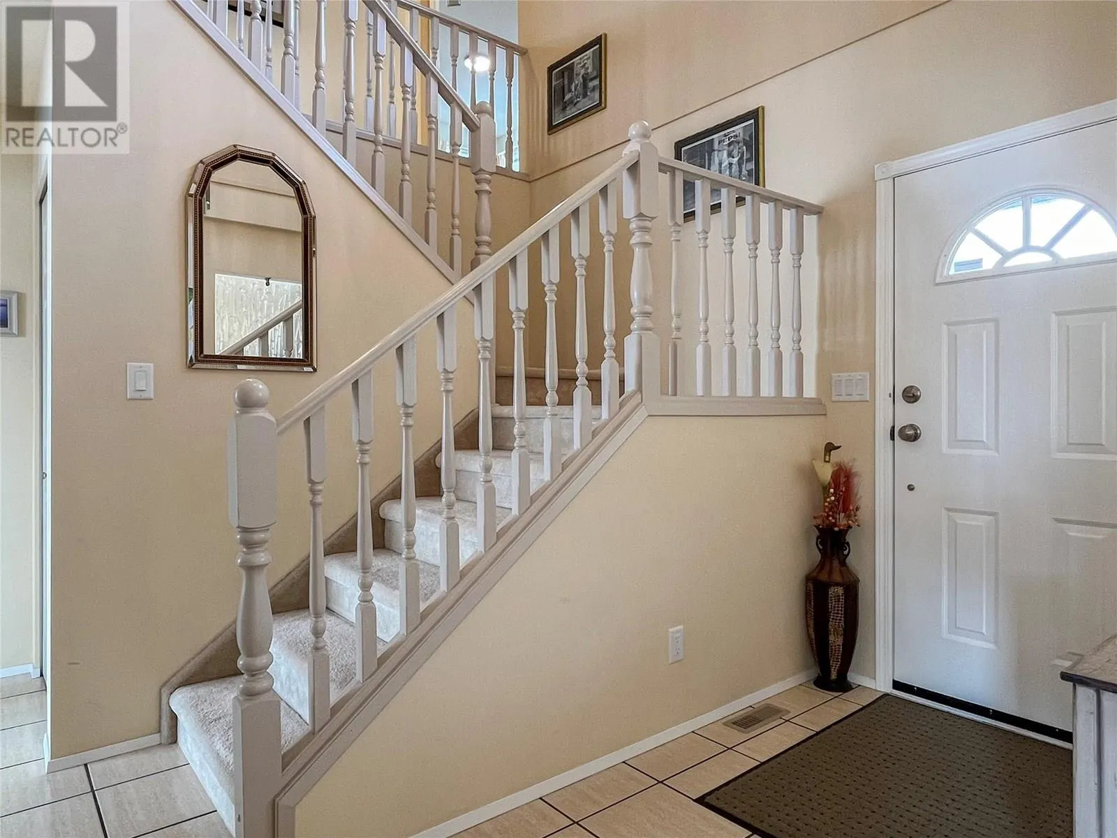 8 BAYVIEW Crescent