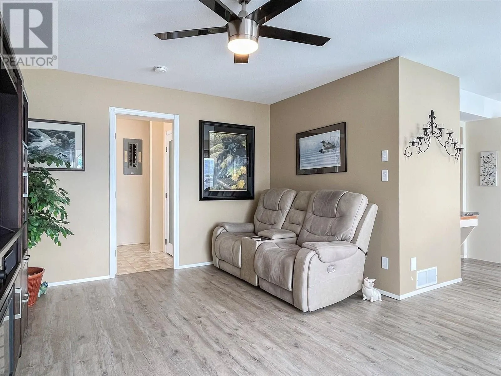8 BAYVIEW Crescent