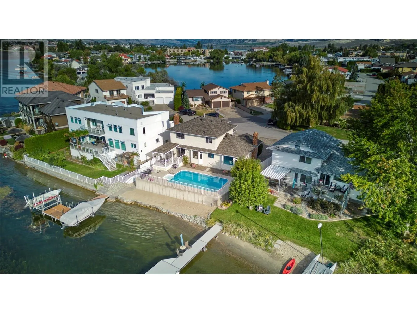 8 BAYVIEW Crescent