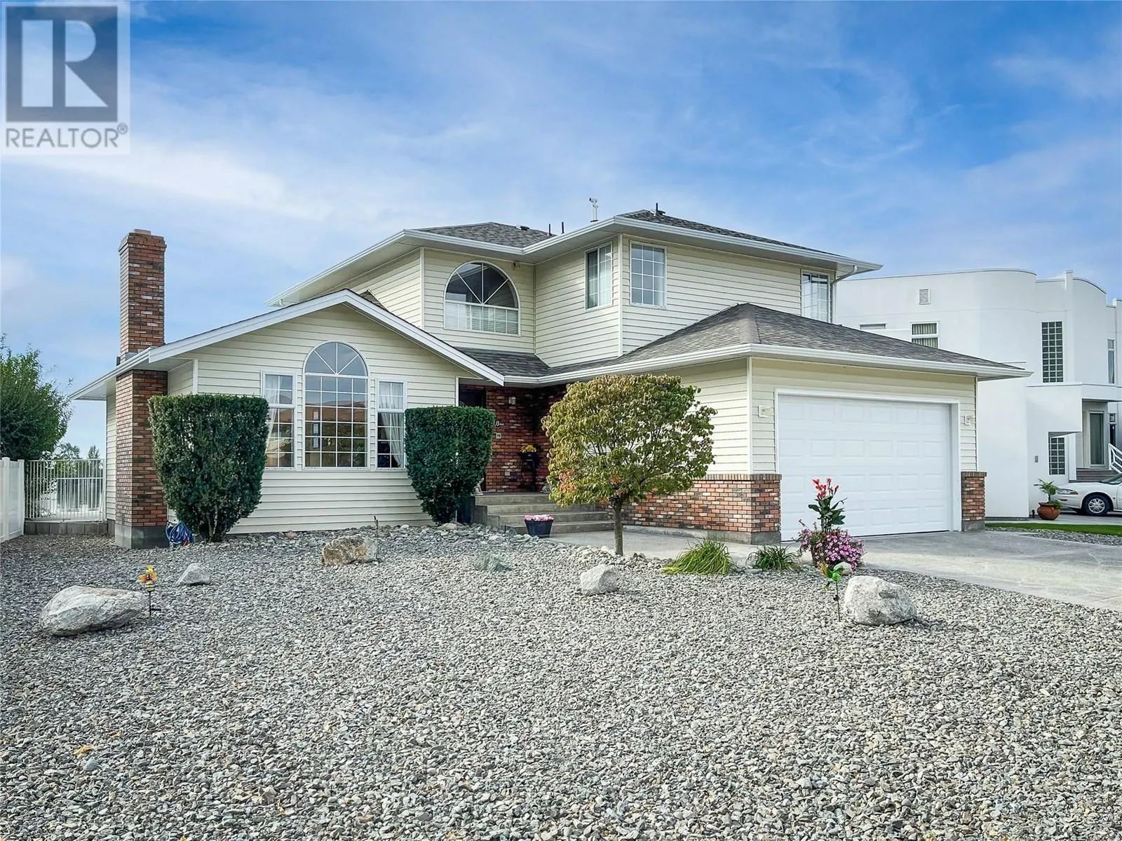8 BAYVIEW Crescent