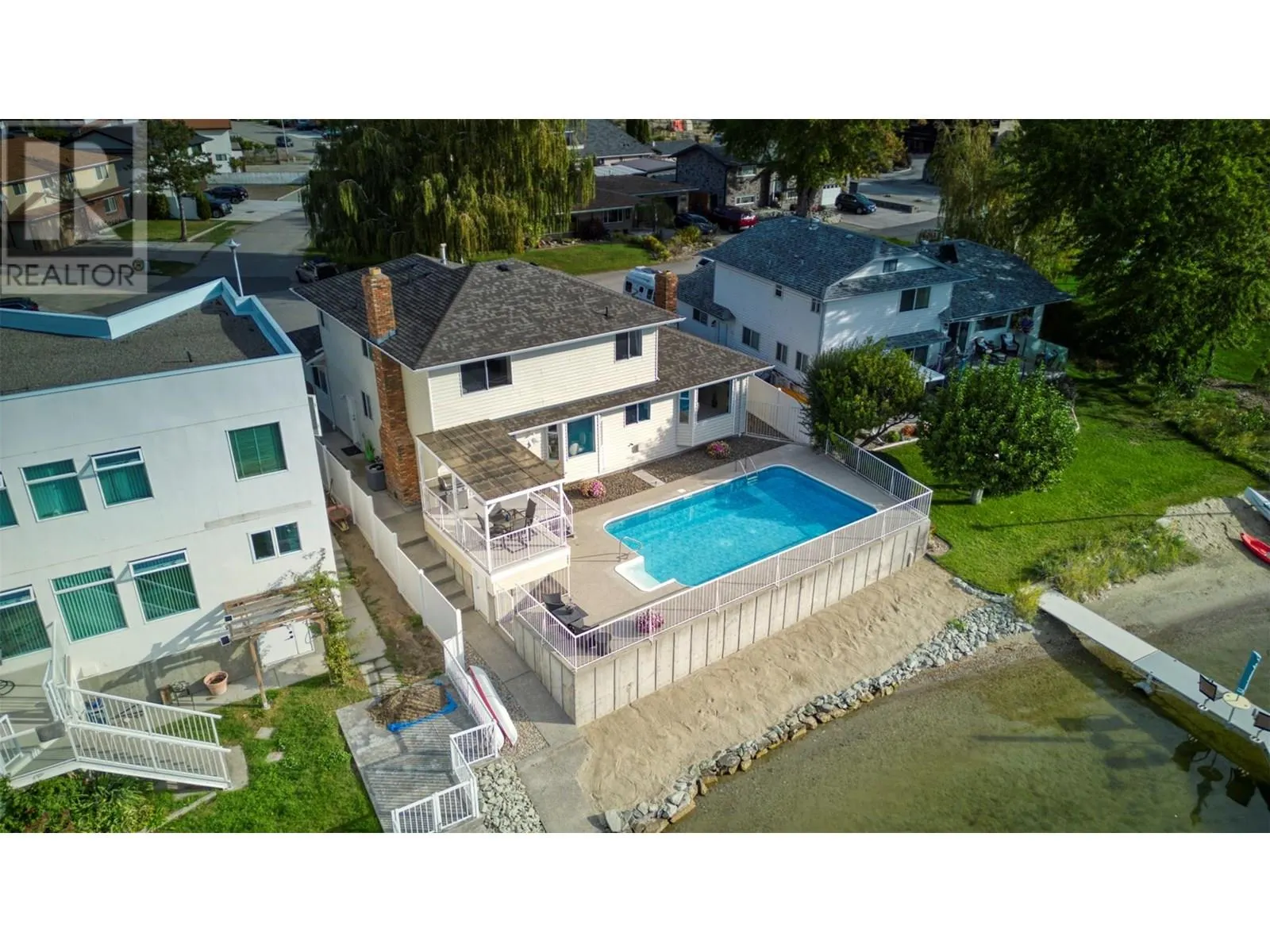 8 BAYVIEW Crescent