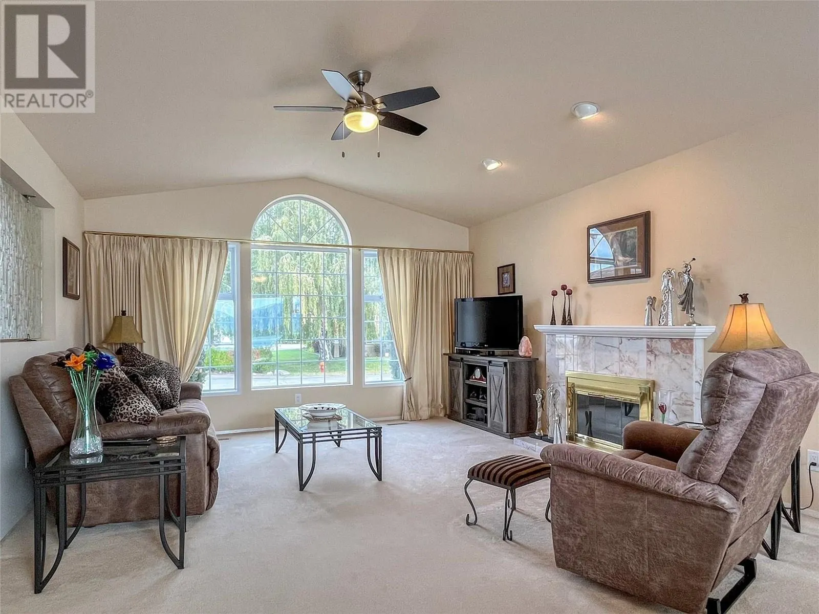 8 BAYVIEW Crescent