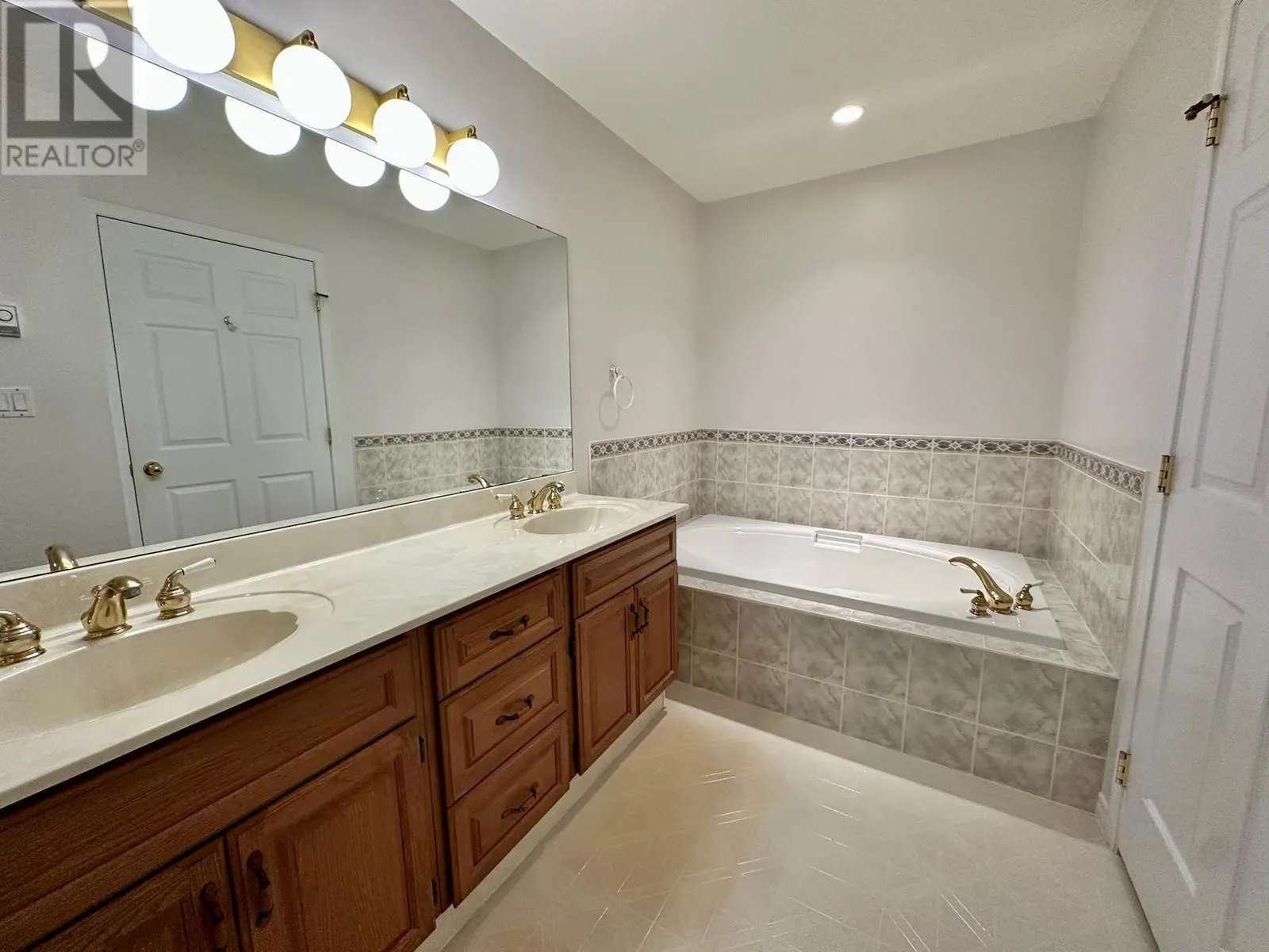 7801 SPARTAN Drive Unit# 215