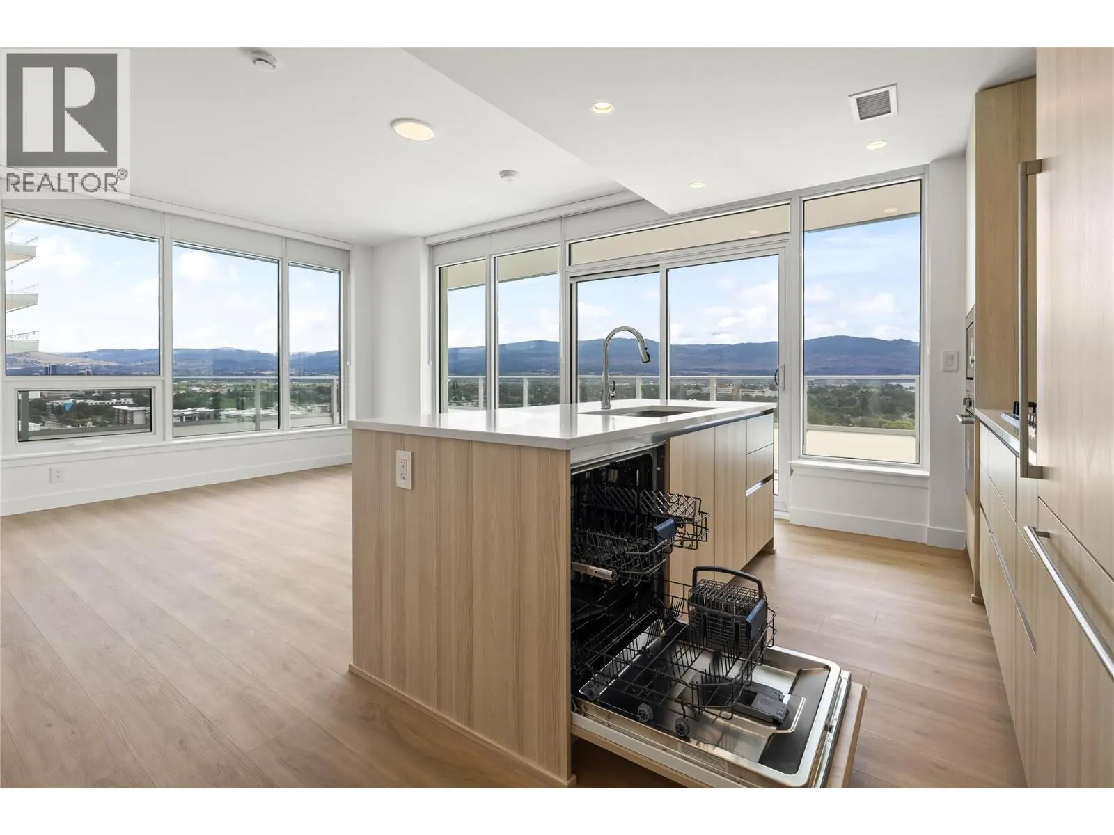 238 Leon Avenue Unit# 1704
