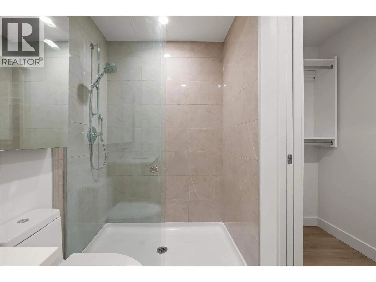 238 Leon Avenue Unit# 1704