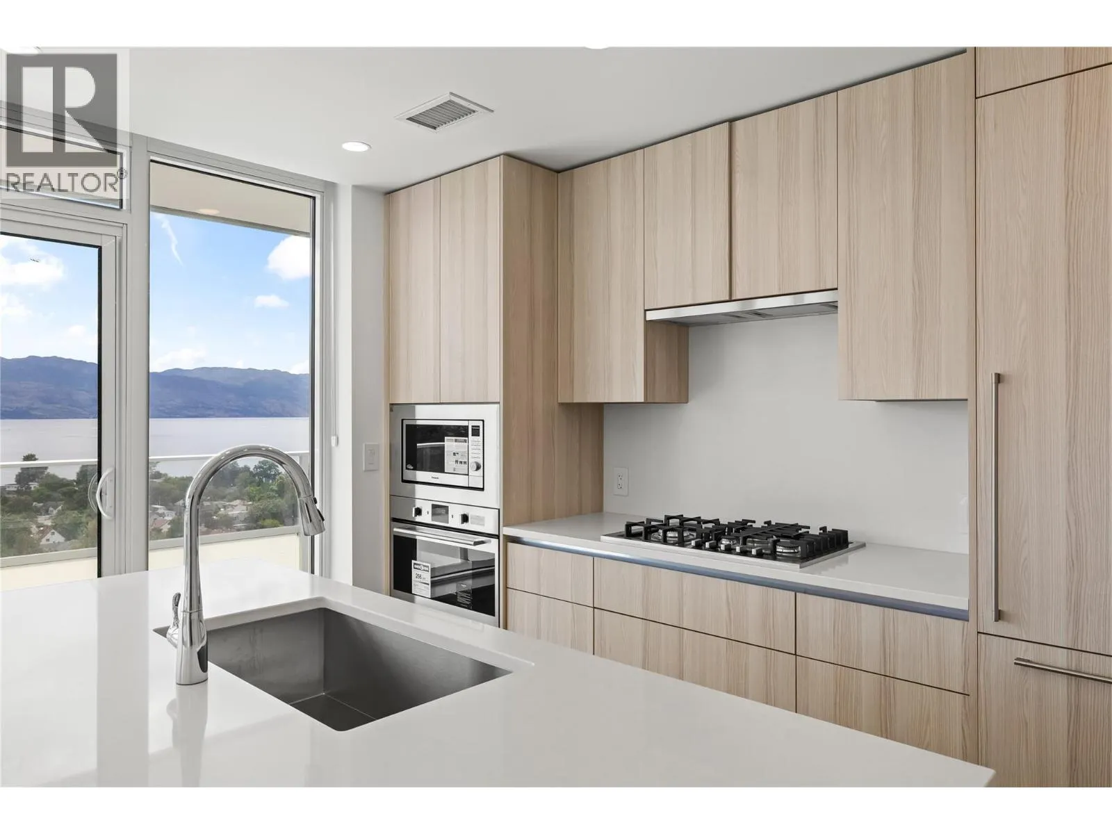 238 Leon Avenue Unit# 1704
