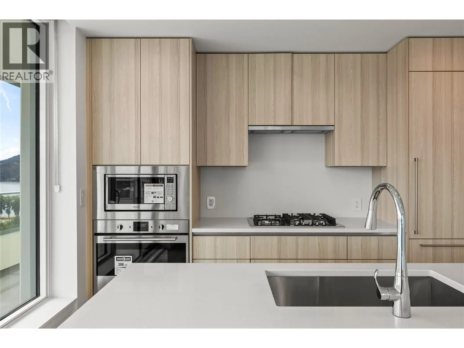 238 Leon Avenue Unit# 1704