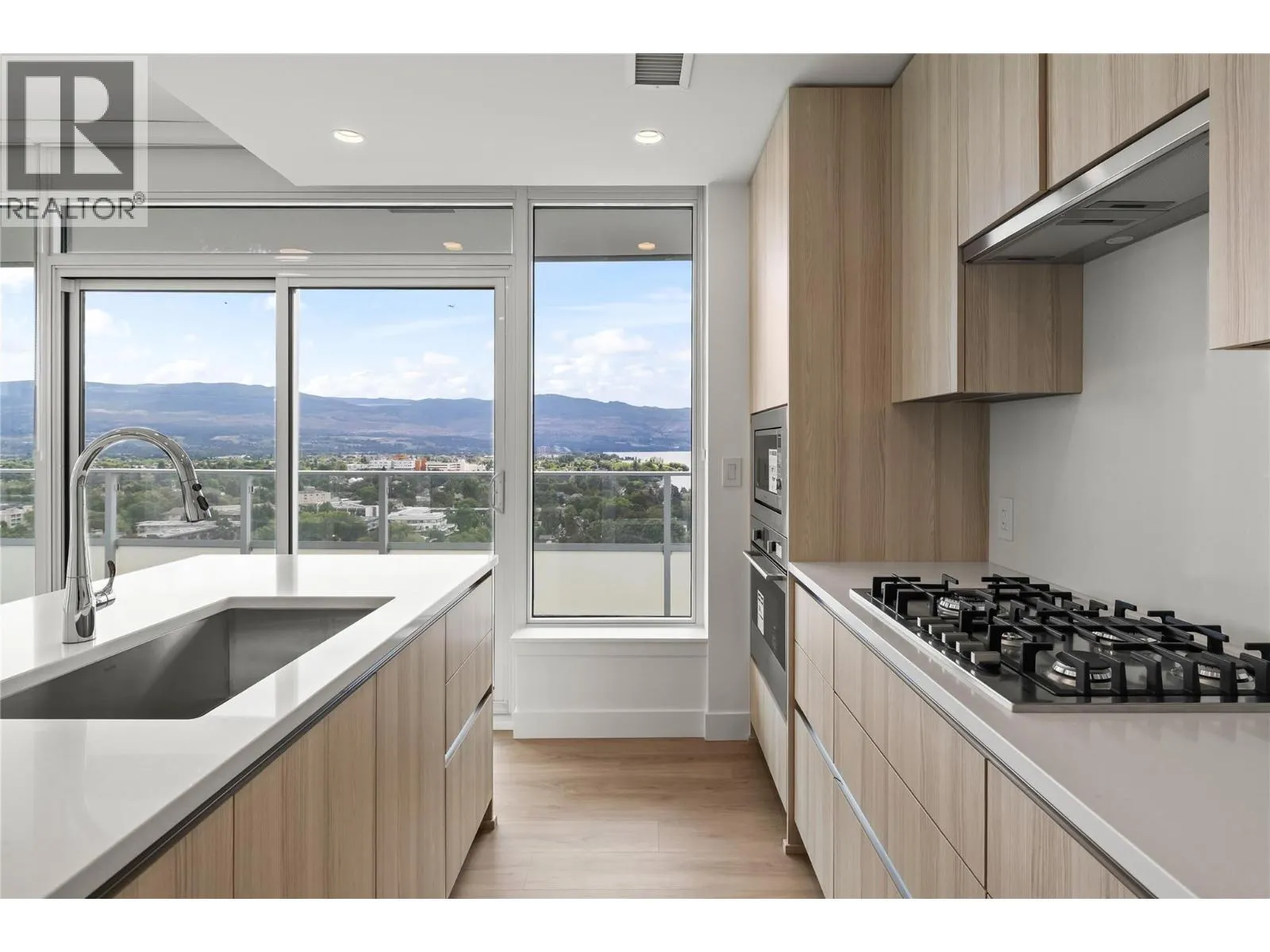 238 Leon Avenue Unit# 1704