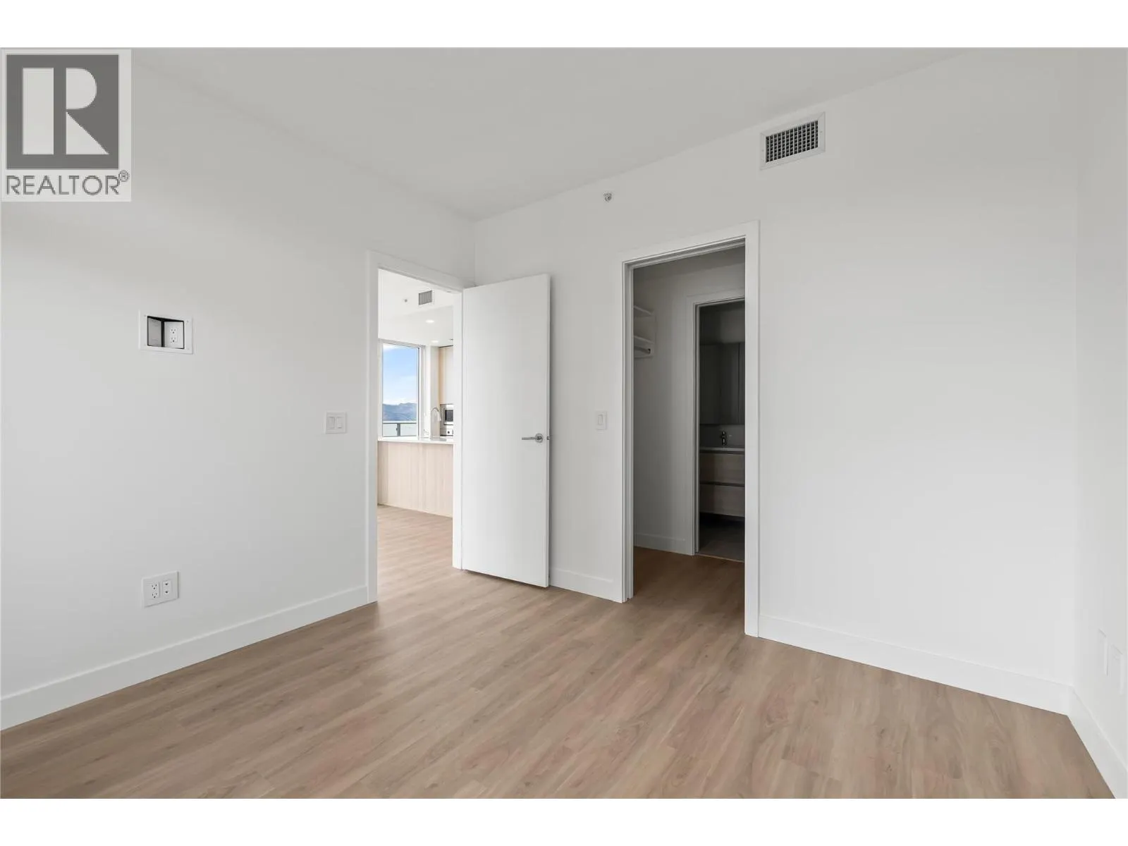 238 Leon Avenue Unit# 1704