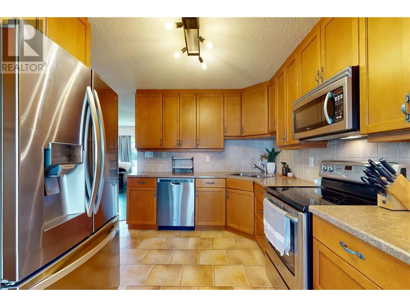 590 Jaschinsky Road