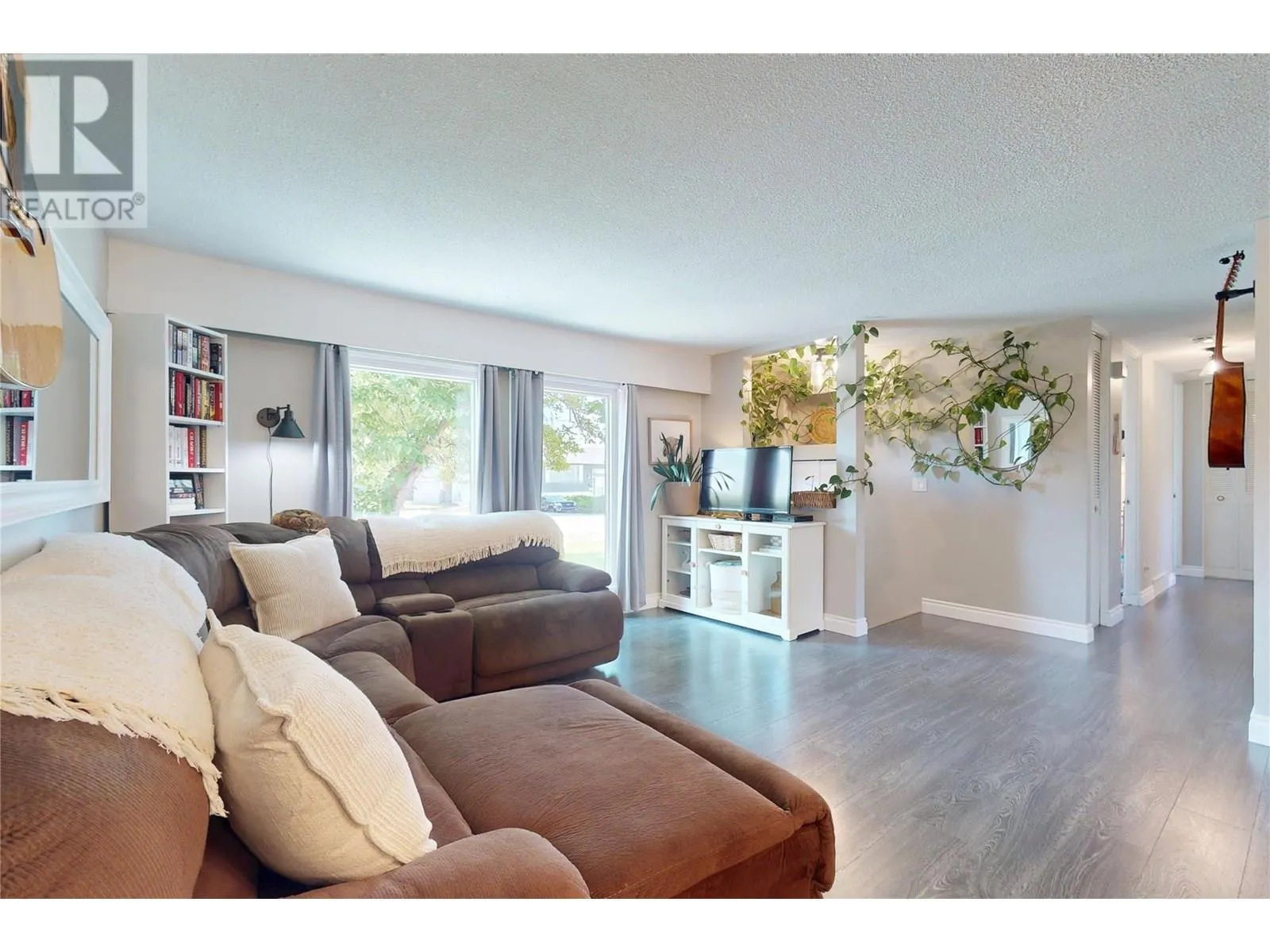 590 Jaschinsky Road