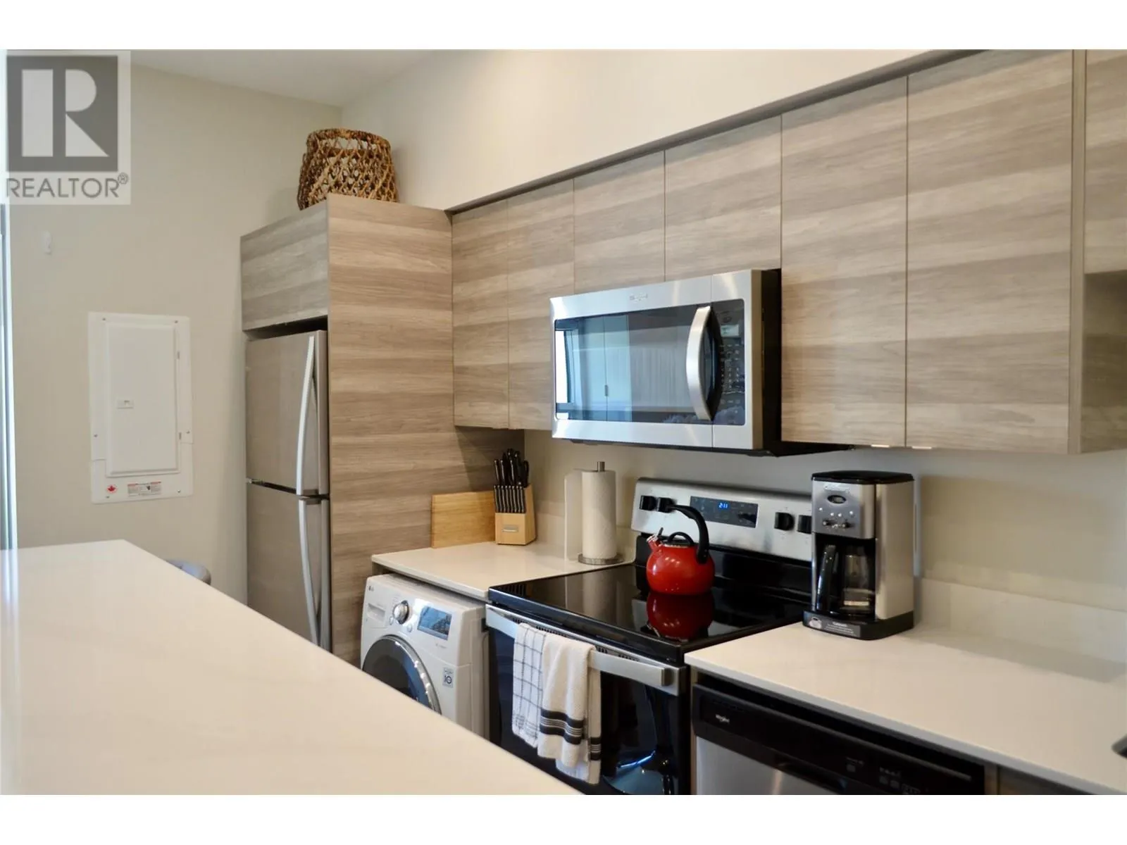 2555 Lakeshore Road Unit# 221