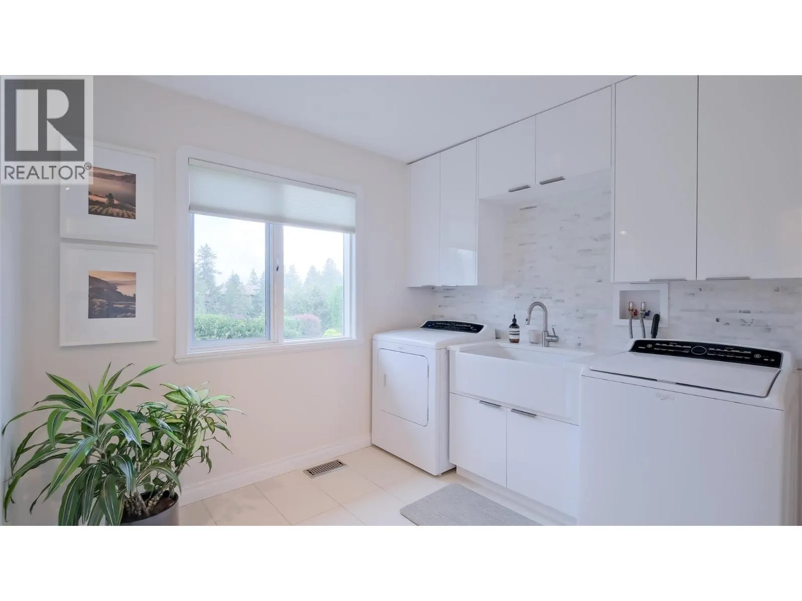 118 SUMAC RIDGE Drive