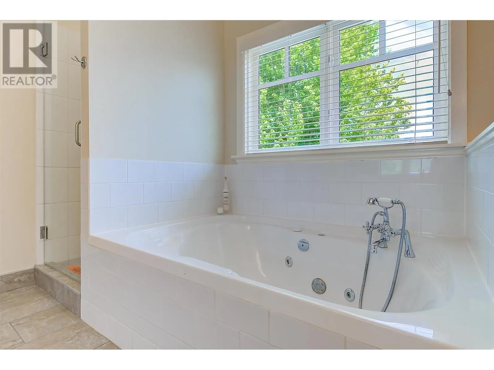 5127 Luckett Court