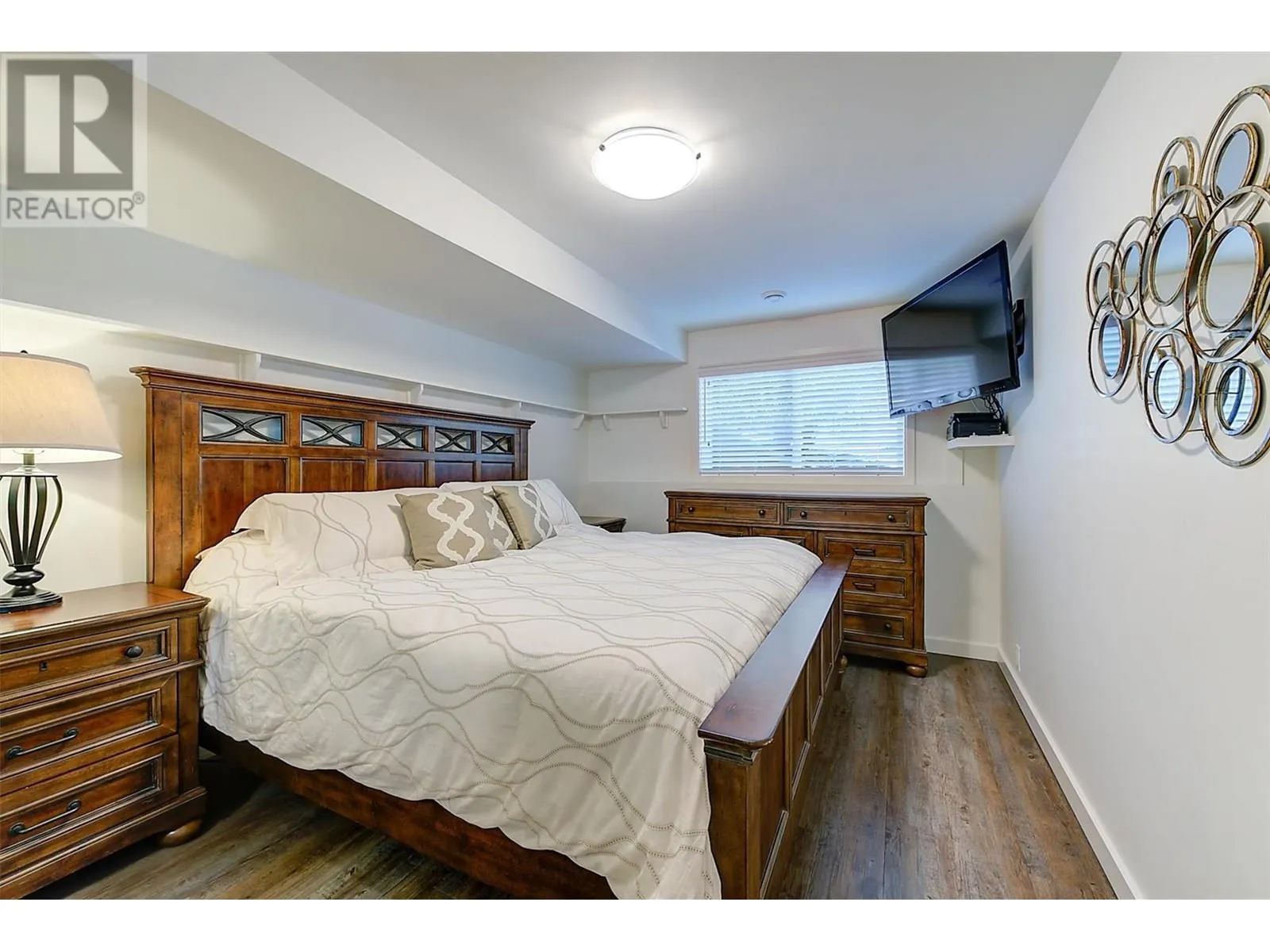 5127 Luckett Court