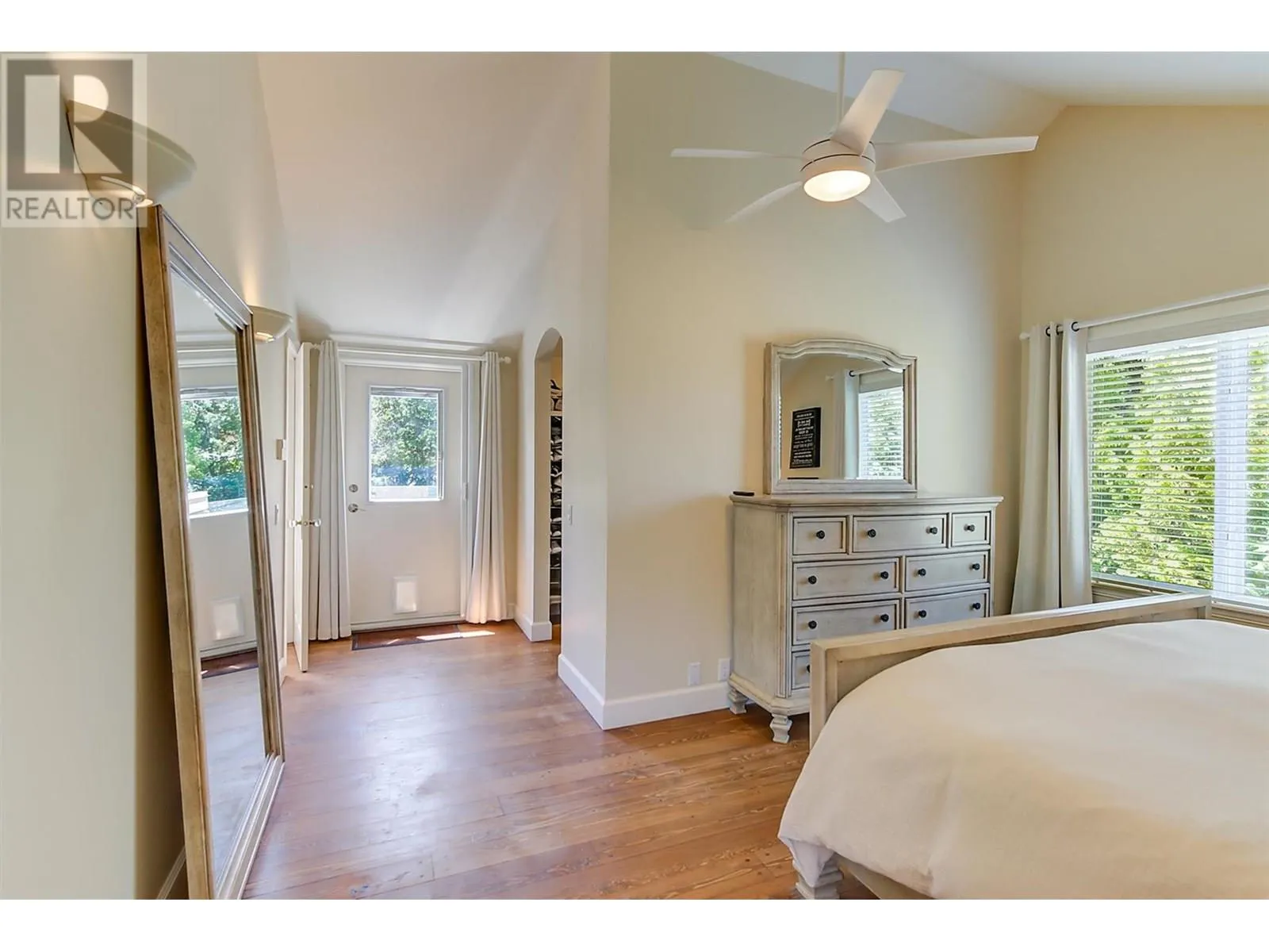 5127 Luckett Court