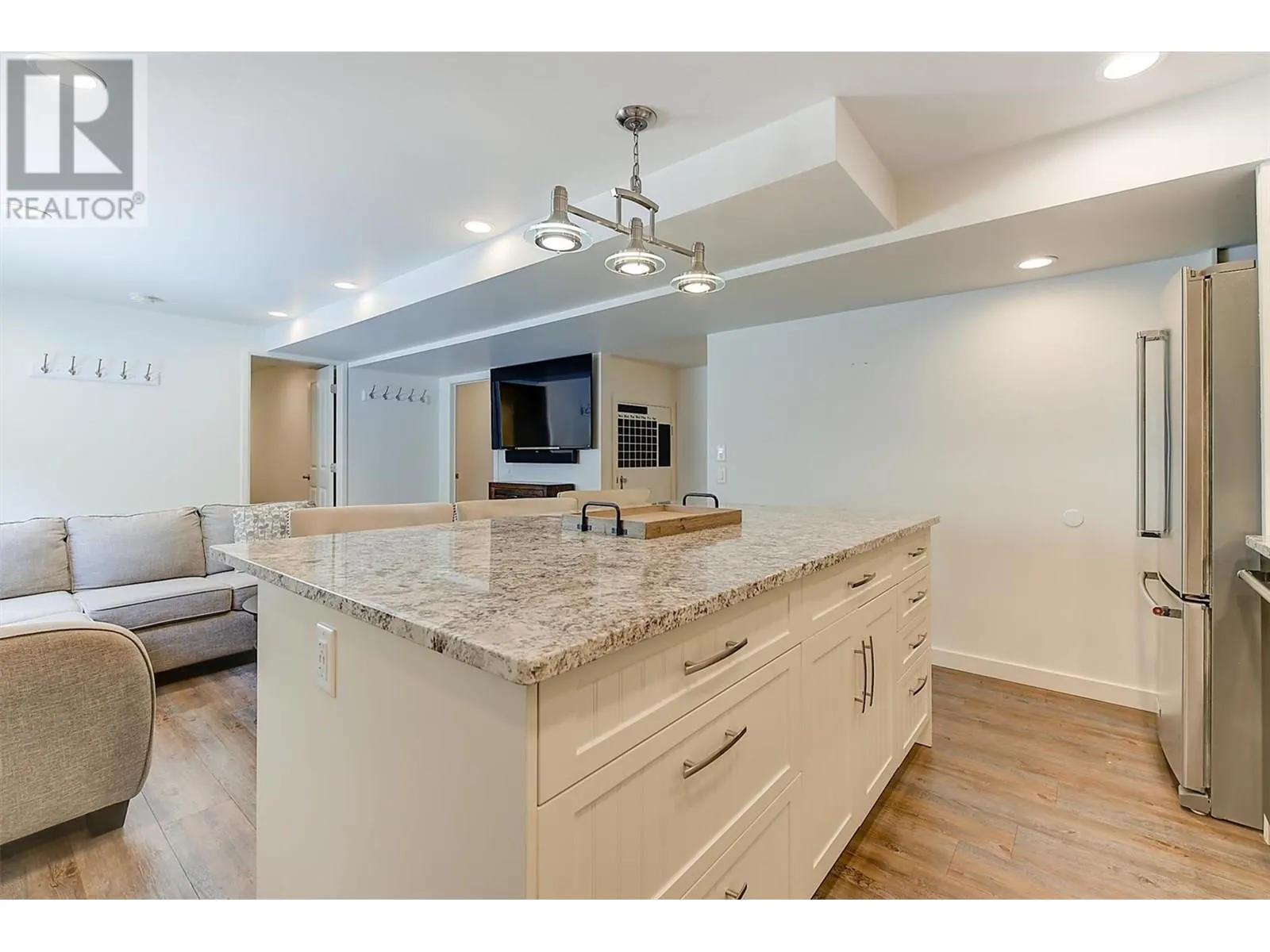 5127 Luckett Court