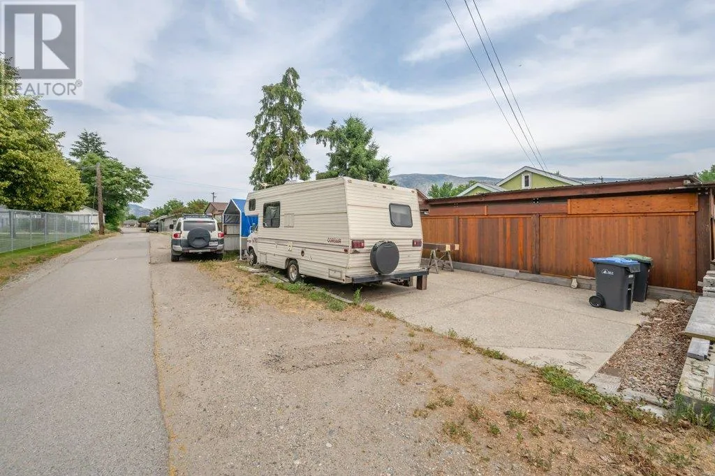 6130 Kootenay Street