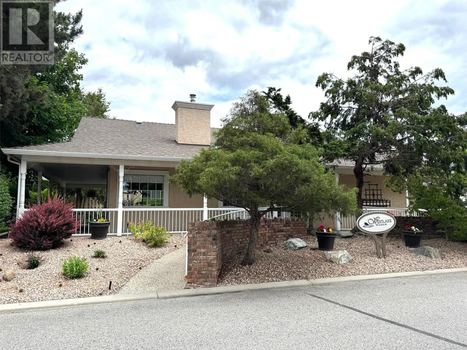 2250 Louie Drive Unit# 17