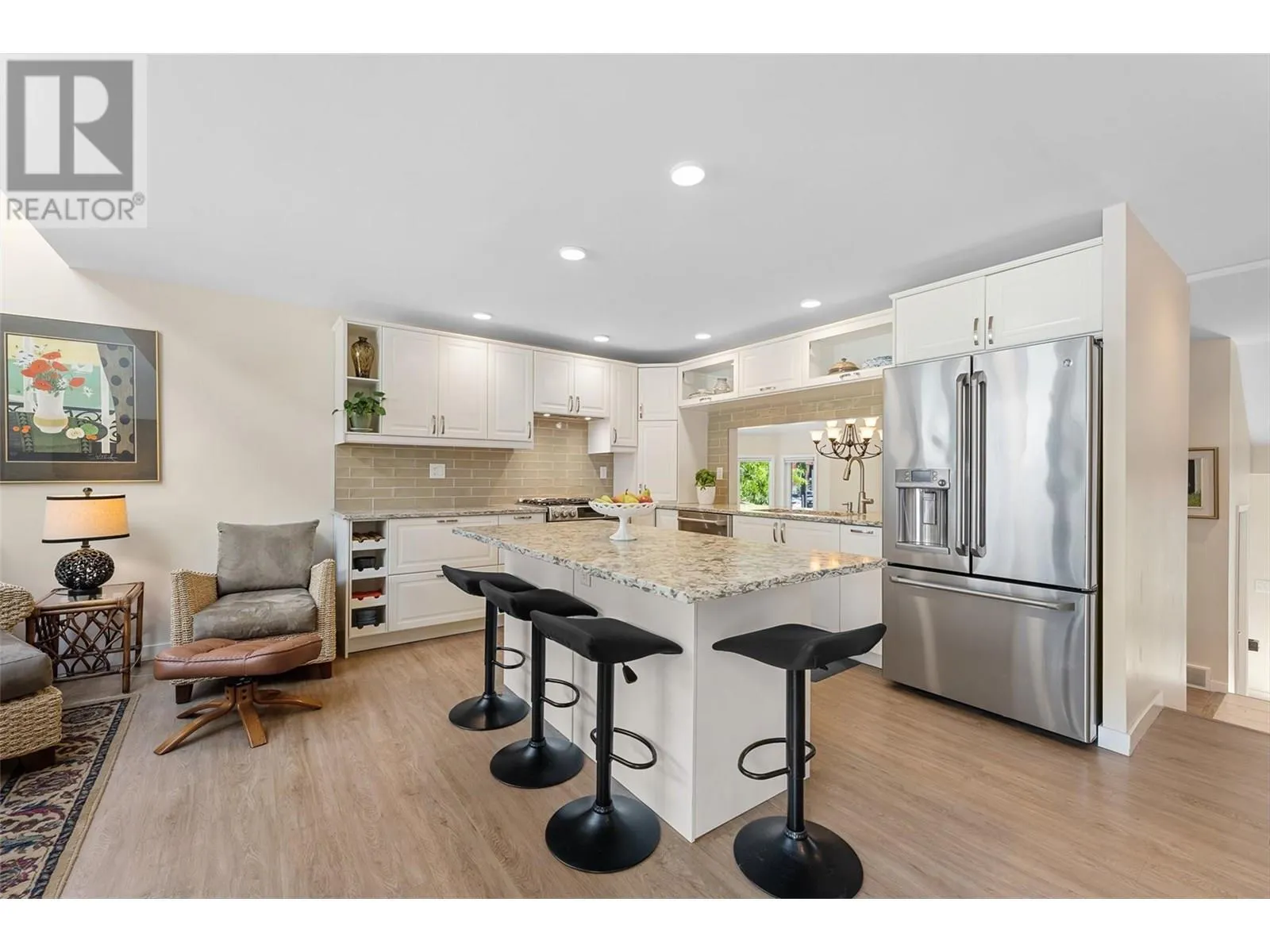 420 West Avenue