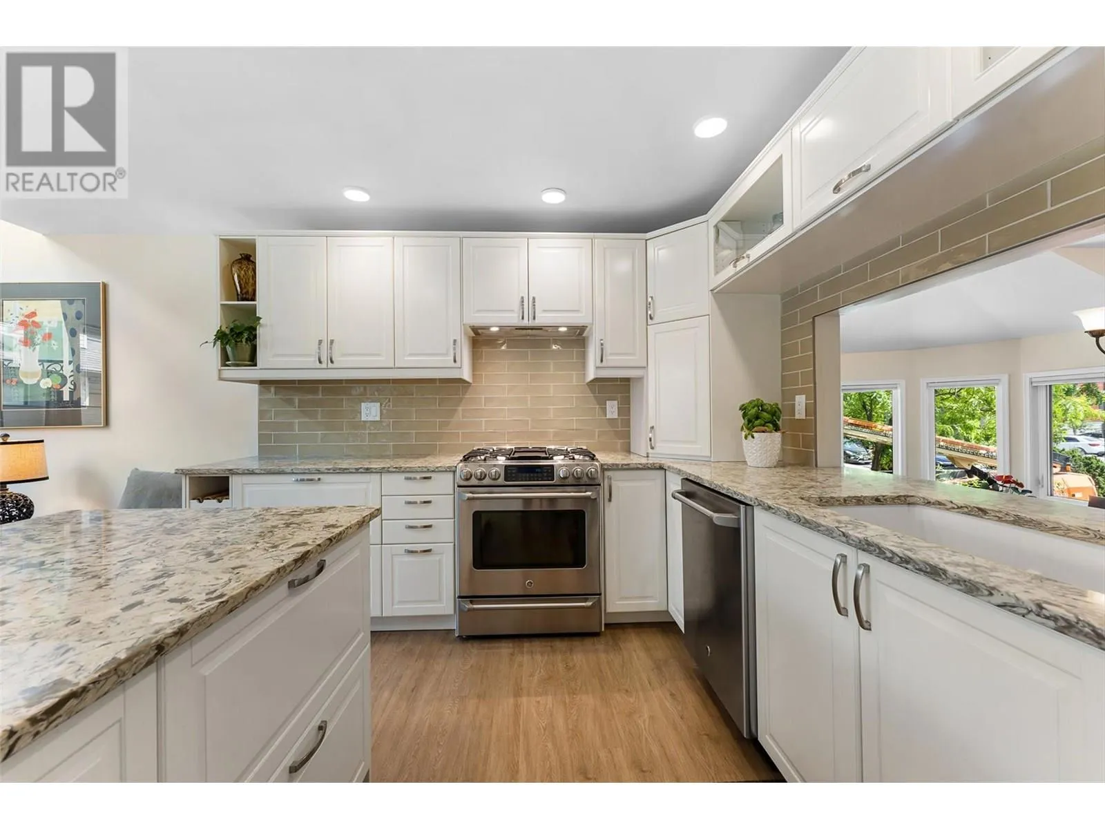 420 West Avenue