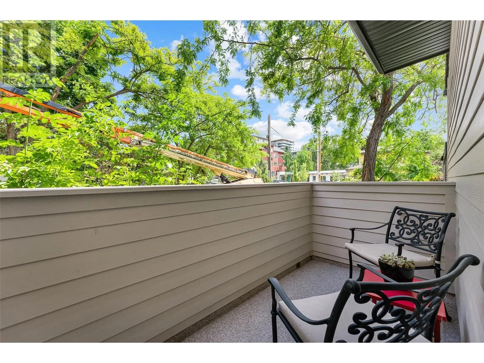 420 West Avenue
