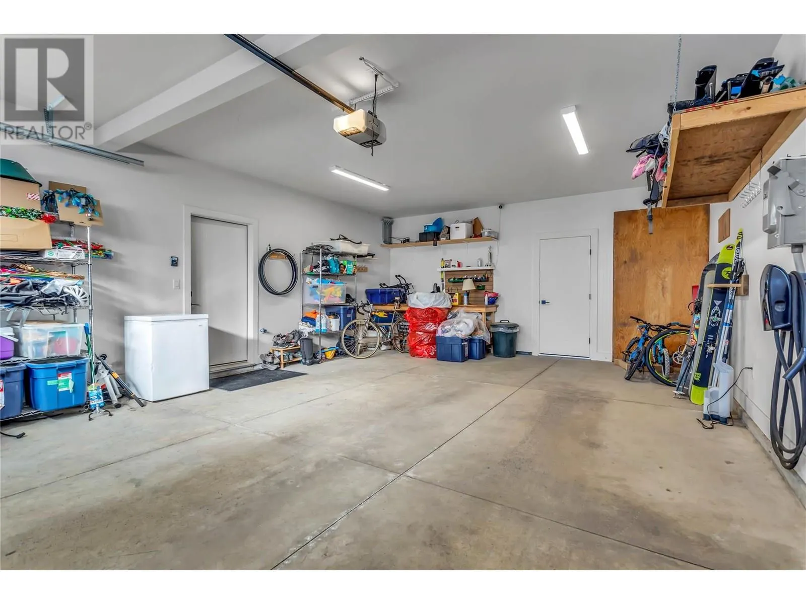 841 & 843 Martin Avenue