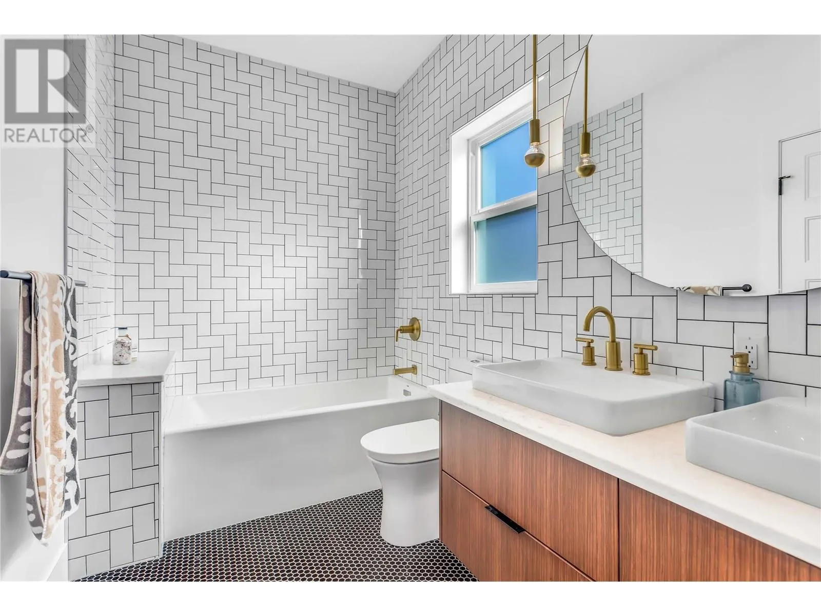 841 & 843 Martin Avenue